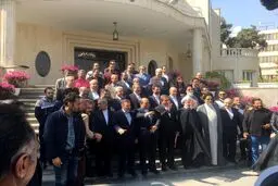 عكس يادگاری هیئت دولت در حاشیه آخرین  جلسه سال ۹۶
