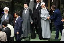 خوش و بش با ناطق نوری در صحن مجلس/ عکس