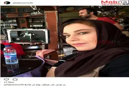 سلفی خسته و خواب آلود گیتی قاسمی در پشت صحنه یک فیلم/ عکس