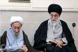 آیت‌الله انصاری در کنار مقام معظم رهبری/ عکس