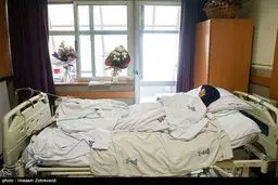 مادر حاج احمد متوسلیان در بیمارستان/ تصاویر