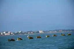 برگزاری رژه اقتدار یگان‌های شناور دریایی ارتش ومرزبانی در آستارا