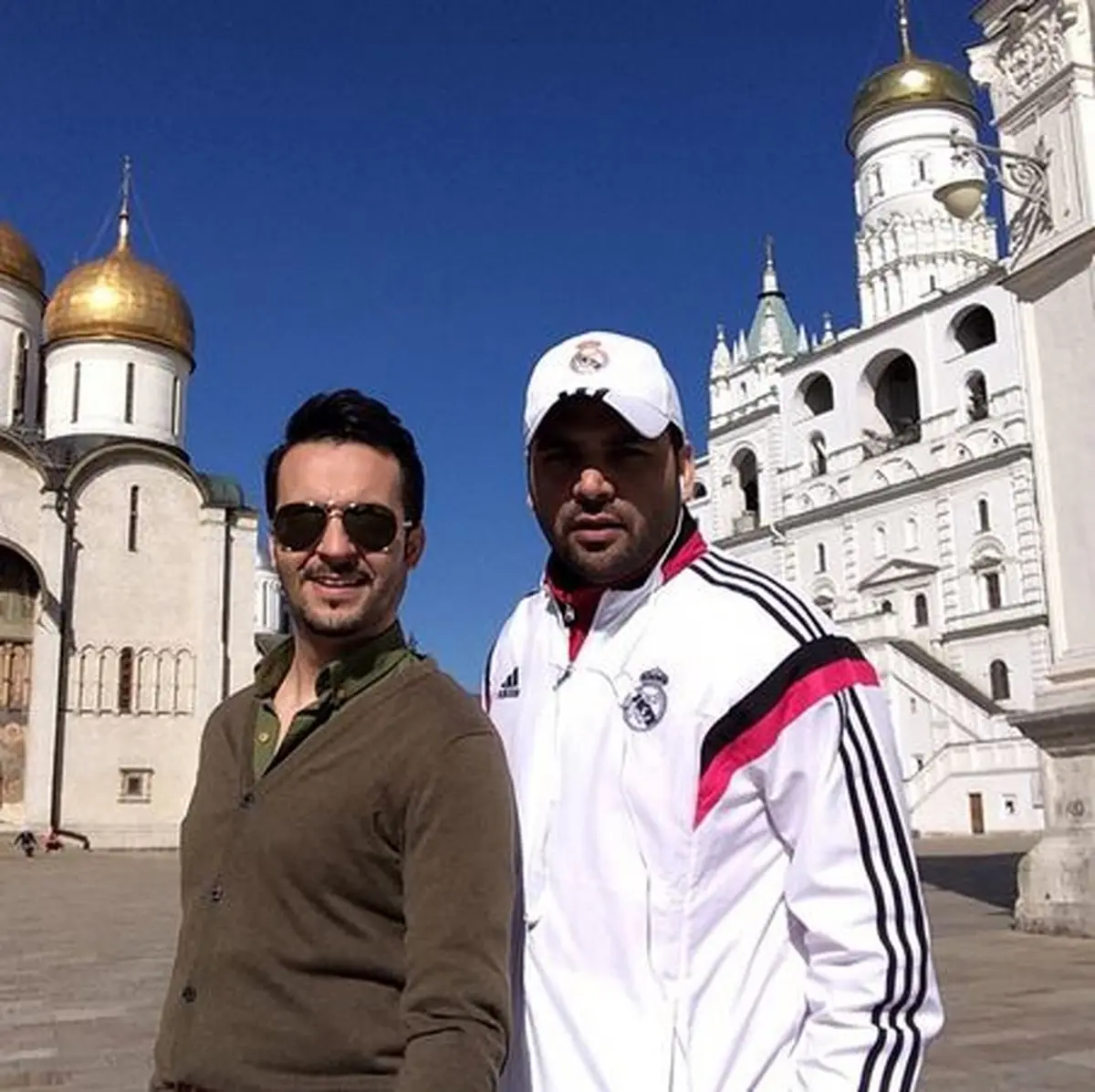 عکس یادگاری سلوکی و علیخانی با کاخ کرملین