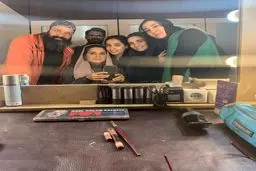 دورهمی دوستانه سیما تیرانداز در اتاق گریم + عکس