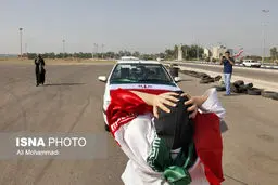 کشیدن خودرو با دندان توسط دختر 16 ساله اهوازی+تصاویر