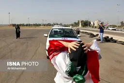 کشیدن خودرو با دندان توسط دختر 16 ساله اهوازی+تصاویر