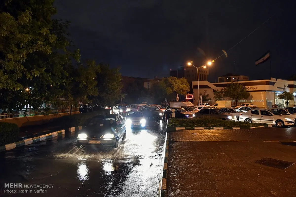 تصاویری از آبگرفتگی خیابان‌های مشهد بعد از بارش شدید باران