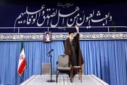 دیدار وزیر و جمعی از کارکنان وزارت اطلاعات با رهبری/تصاویر