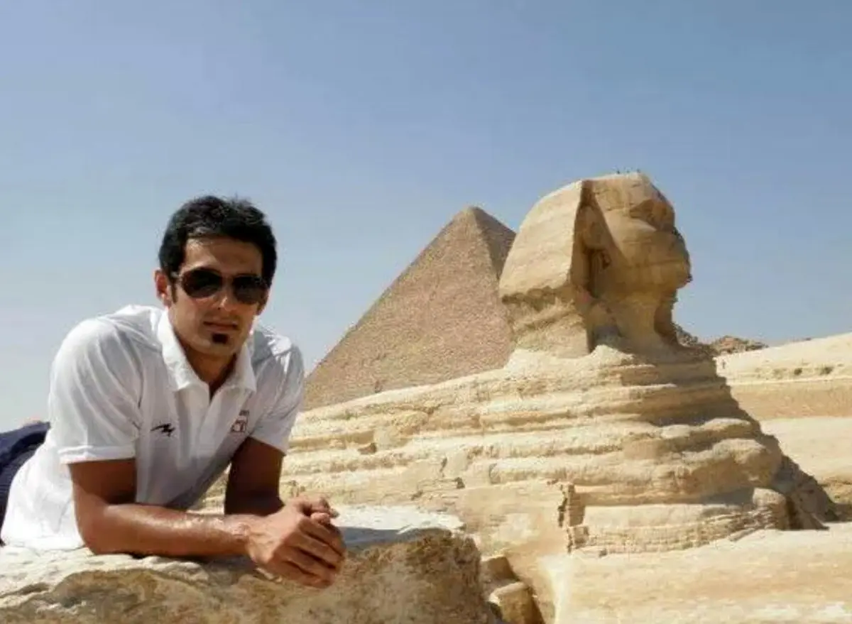 سعید معروف و اهرام ثلاثه مصر/ عکس