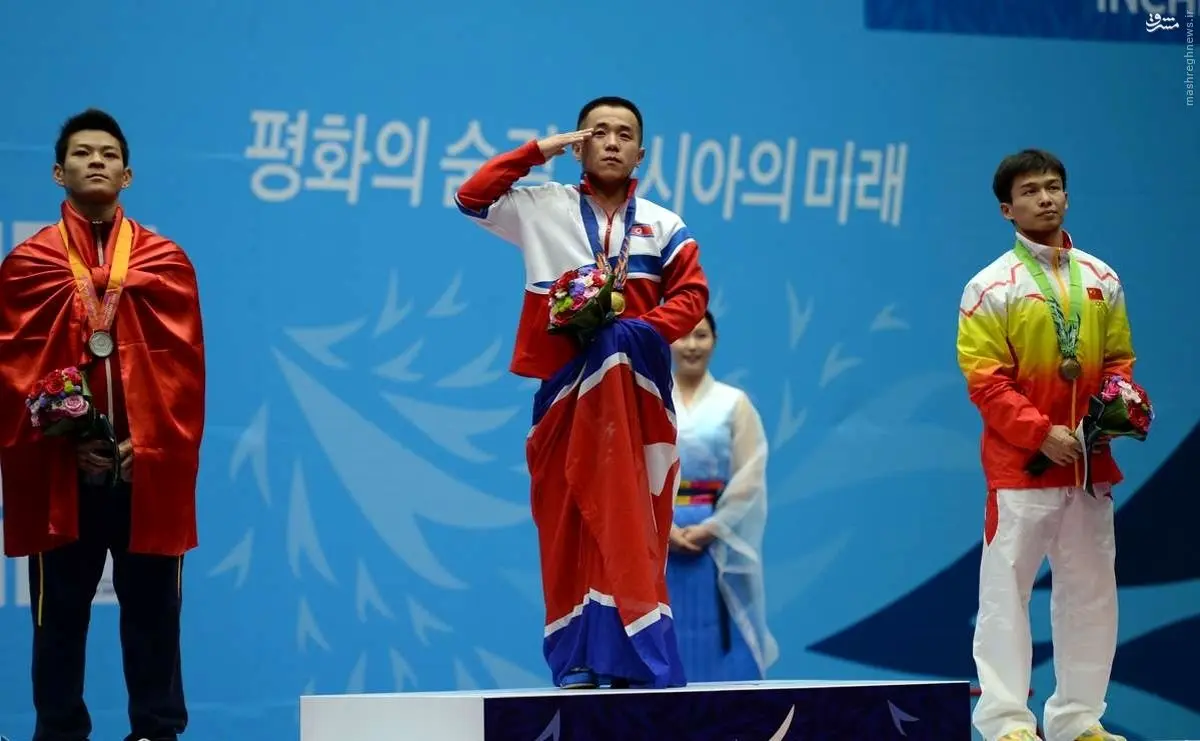 عکس/ شادی جالب وزنه بردار کره شمالی