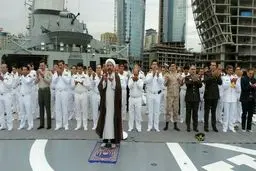 نماز وحدت افسران نیروهای دریایی ایران و آذربایجان/عکس