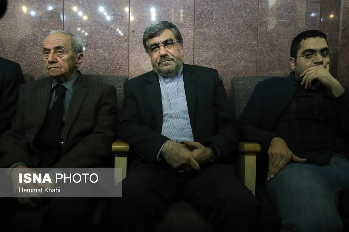 علی جنتی در مراسم ترحیم علی معلم/عکس