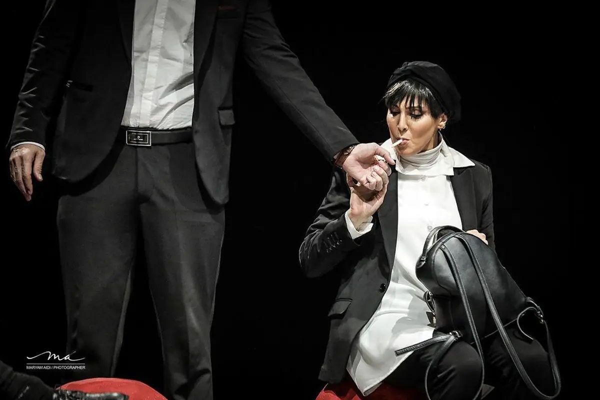 وقتی لیلا بلوکات سیگار می کشد! + عکس