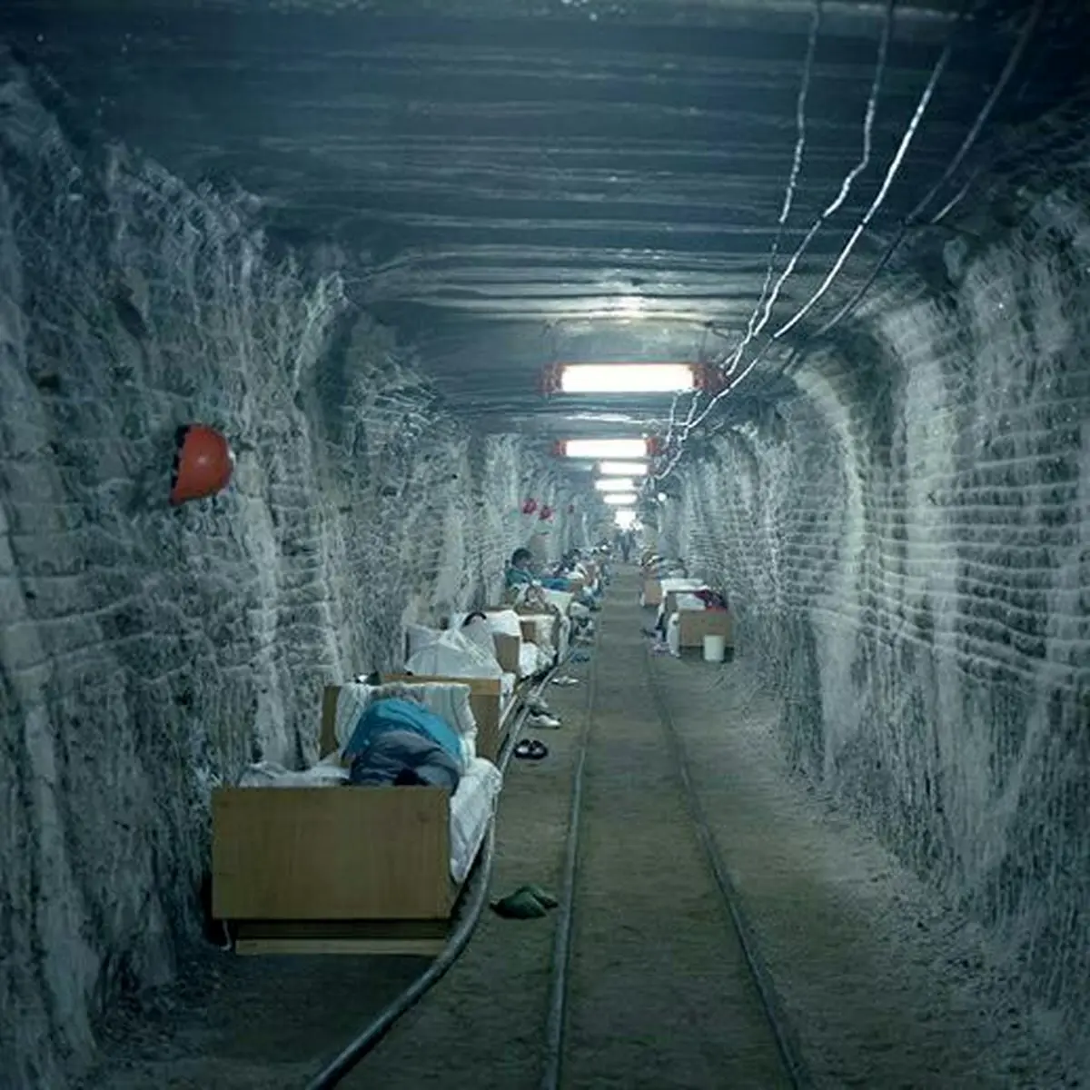 بیمارستانی در معدن نمک/ عکس