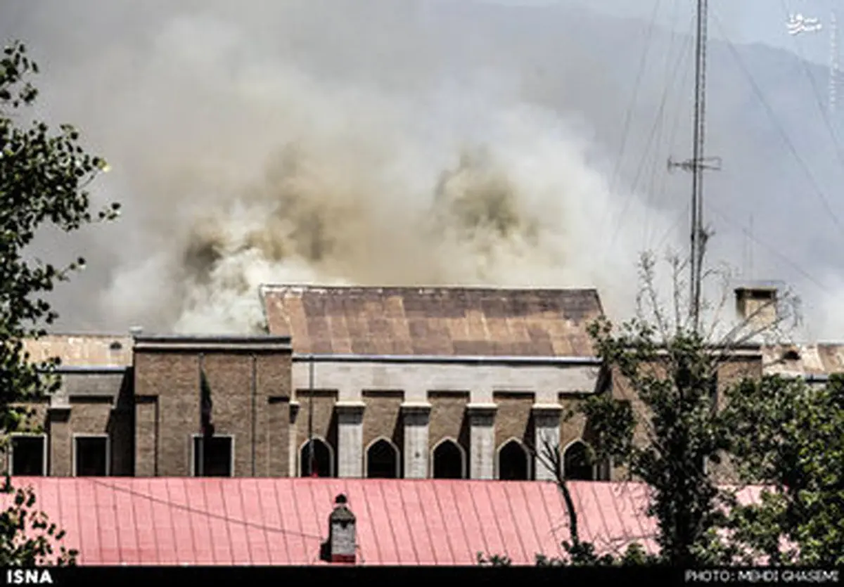 تصاویر آتش سوزی در مجاورت ساختمان وزارت امور خارجه
