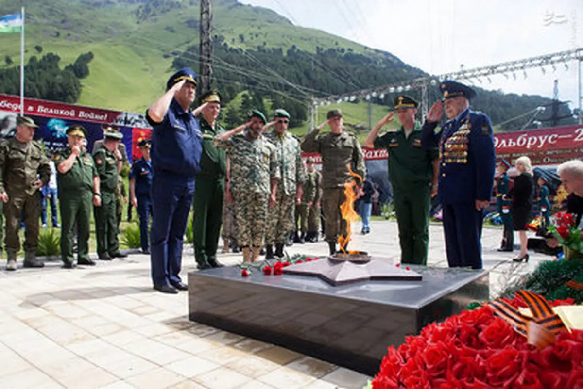 تقدیر از تکاوران ایران در مسابقات کوهستان روسیه/تصاویر