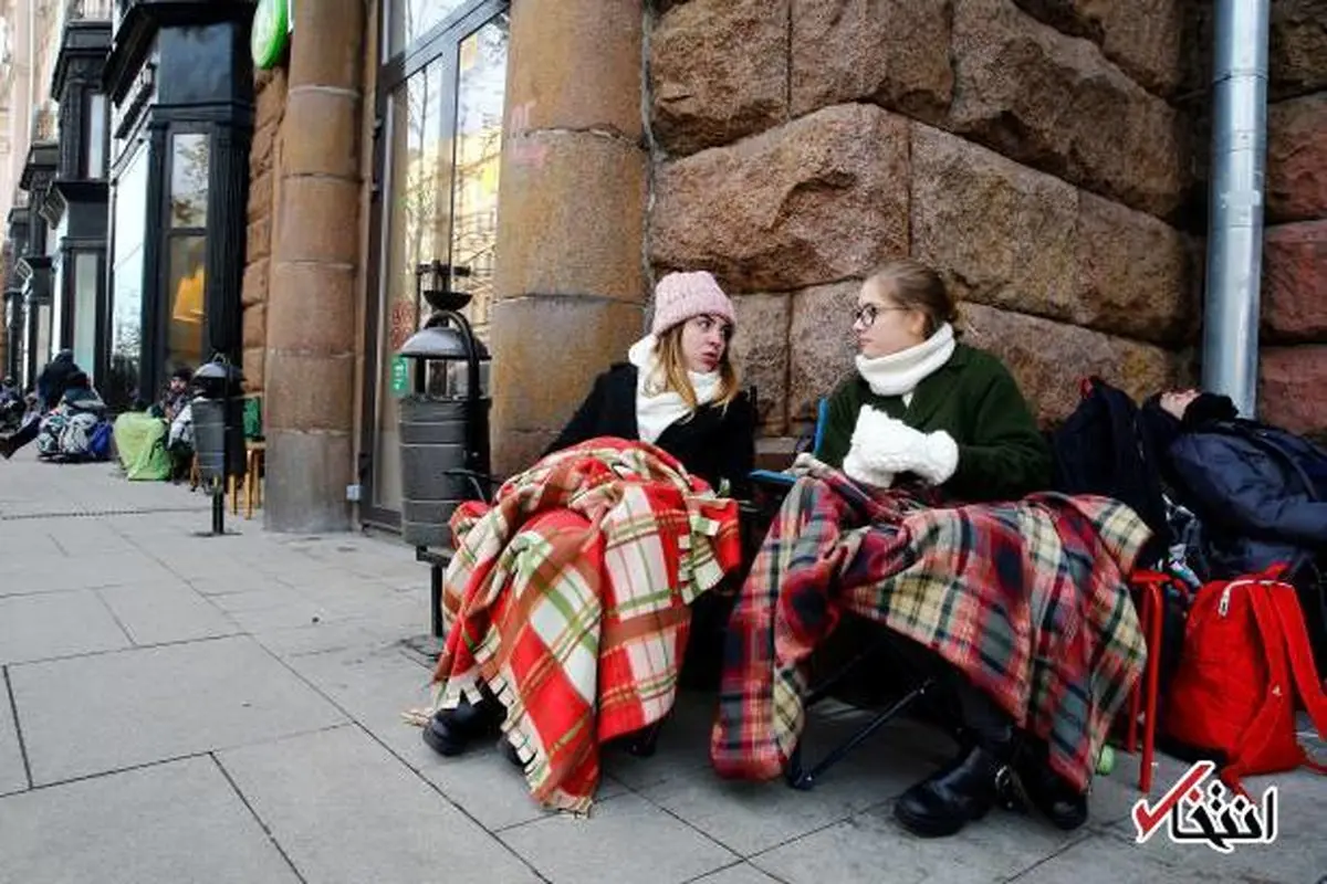 مشتاقان خرید آیفون ایکس در روسیه یخ زدند/تصاویر