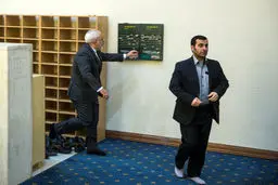 نماز خواندن ظریف به امامت وزیر اطلاعات/ عکس