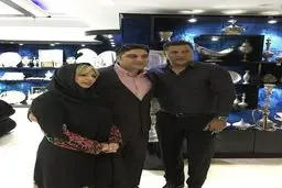 نیوشا ضیغمی و همسرش کنار آقای گل جهان/عکس