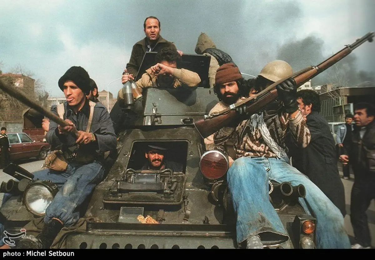 «روزهای انقلابی» ایران، از دریچه دوربین عکاس فرانسوی