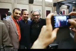 فرهادی در کنار کیمیایی و پسرش/ عکس