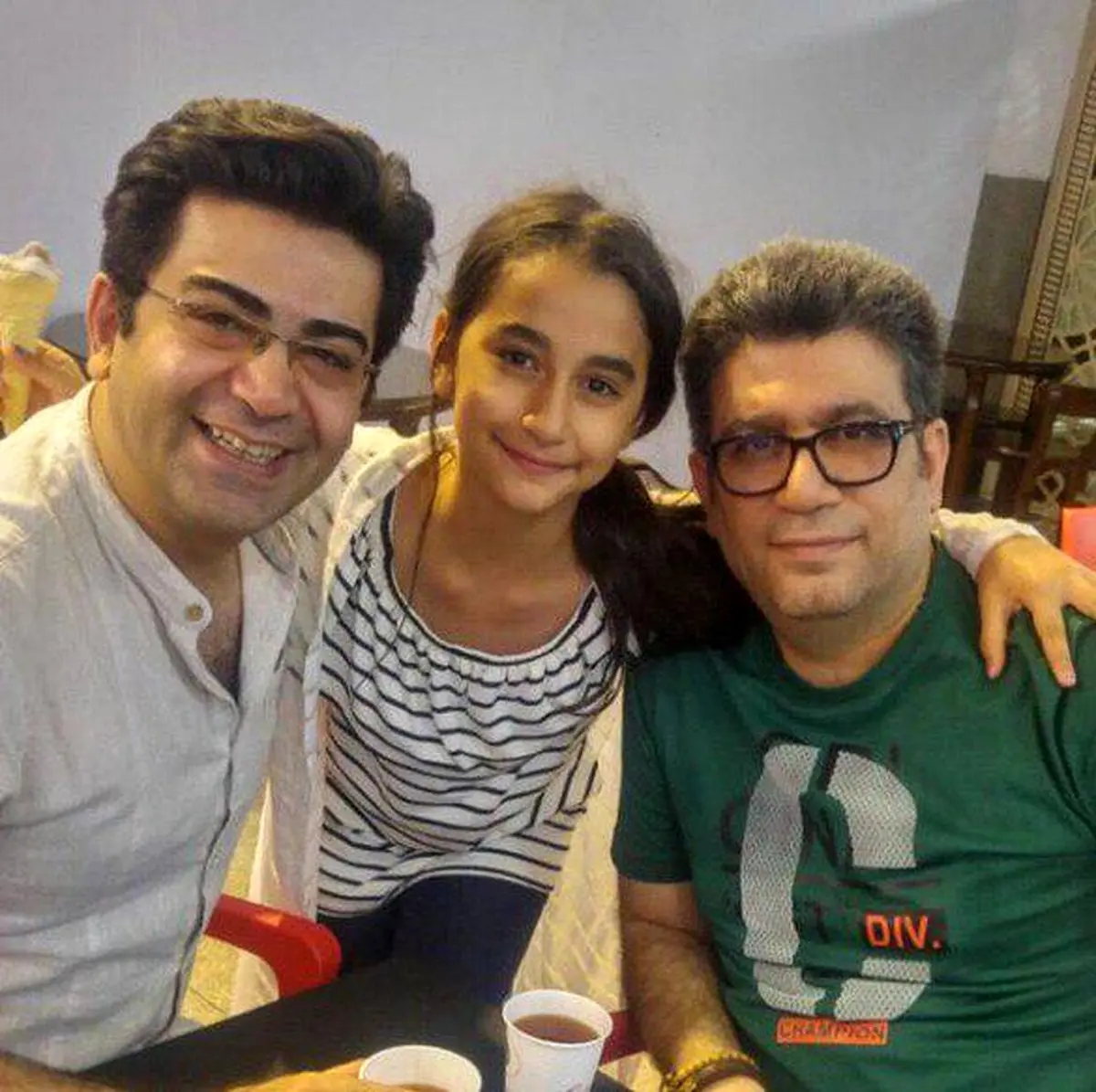 فرزاد حسنی، رضا رشيدپور و دخترش هلنا در یک قاب