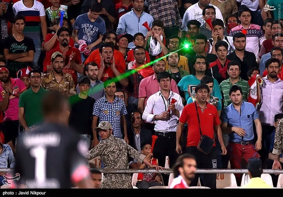 لیزر انداز دیدار پرسپولیس-الهلال/عکس