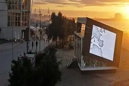 عكس : این خانه برای استفاده از انرژی نور خورشید می‌چرخد