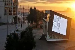 عكس : این خانه برای استفاده از انرژی نور خورشید می‌چرخد