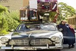 لاله صبوری با خودرو آنتیک+عکس