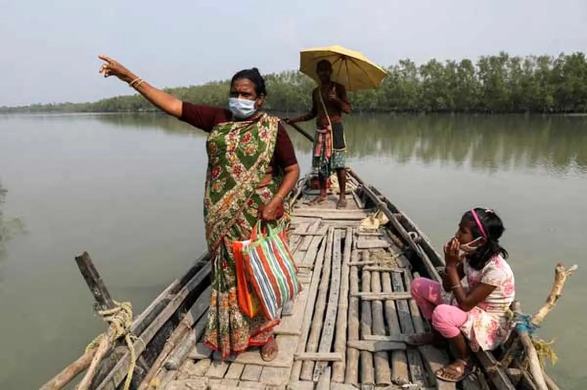 عکسی زیبا از سفر با قایق در جزایر هند