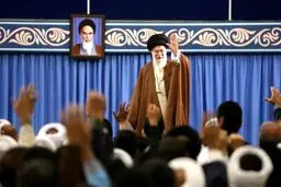 دیدار شرکت‌کنندگان کنگره «نقش شیعه در پیدایش و گسترش علوم اسلامی» با رهبر انقلاب/تصاویر