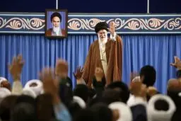 دیدار شرکت‌کنندگان کنگره «نقش شیعه در پیدایش و گسترش علوم اسلامی» با رهبر انقلاب/تصاویر