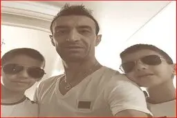عکسی از مهاجم گلزن استقلال و پسرانش