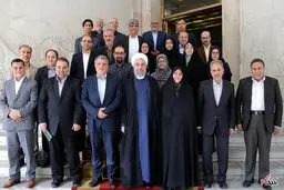 عکس یادگاری شهردار و اعضای شورای شهر تهران با رییس جمهور