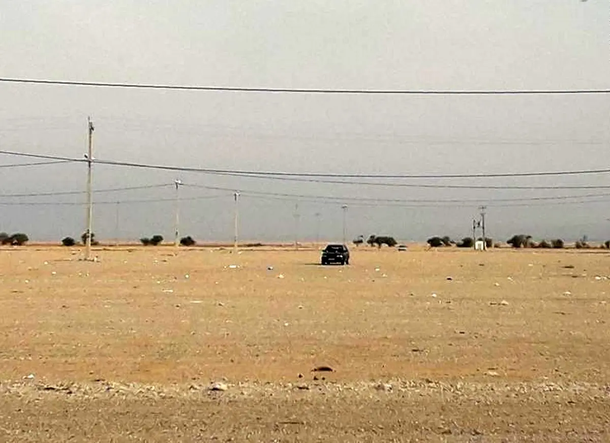 تنها خودرو جامانده از اربعین در پارکینگ مهران / عکس