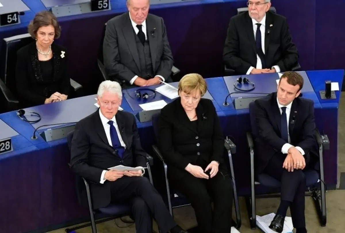 کلینتون، ماکرون و آنگلا مرکل در مراسم بزرگداشت صدر اعظم پیشین آلمان/عکس