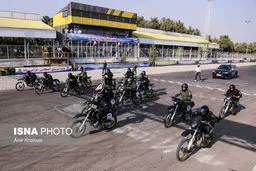 حاشیه های جالب از مسابقات موتورسواری سرعت/تصاویر