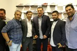 اکسیژنی ها در مراسم افتتاح شعبه جدید فروشگاه دایی