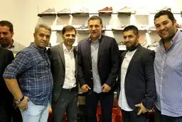اکسیژنی ها در مراسم افتتاح شعبه جدید فروشگاه دایی