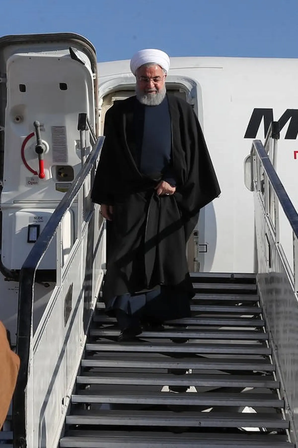 ورود روحانی به شهر شاهرود / تصاویر