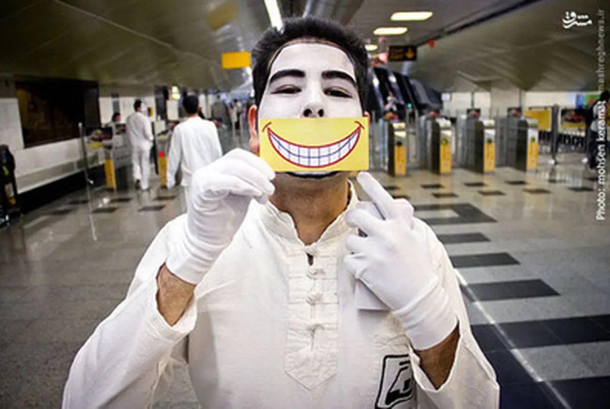 شنبه‌های خندان در متروی تهران/تصاویر