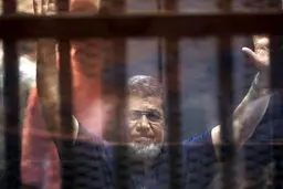 تصاویری از لحظات اعلام حکم اعدام مرسی