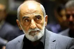 شریعتمداری: مکانیسم ماشه کاغذپاره‌ای است، فریب نخورید