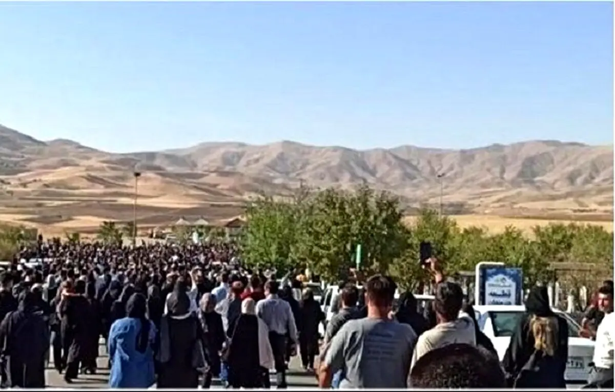 مهسا امینی در زادگاهش به خاک سپرده شد