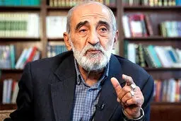 انتقاد شریعتمداری از توافق بر سر باز شدن تنگه هرمز