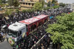 تصاویر تشییع پیکر مطهر شهدای حمله رژیم صهیونیستی در کرج