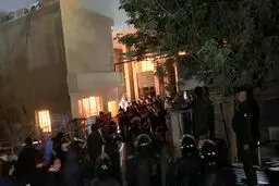 مقر حزب‌دموکرات کردستان در بغداد به آتش کشیده شد