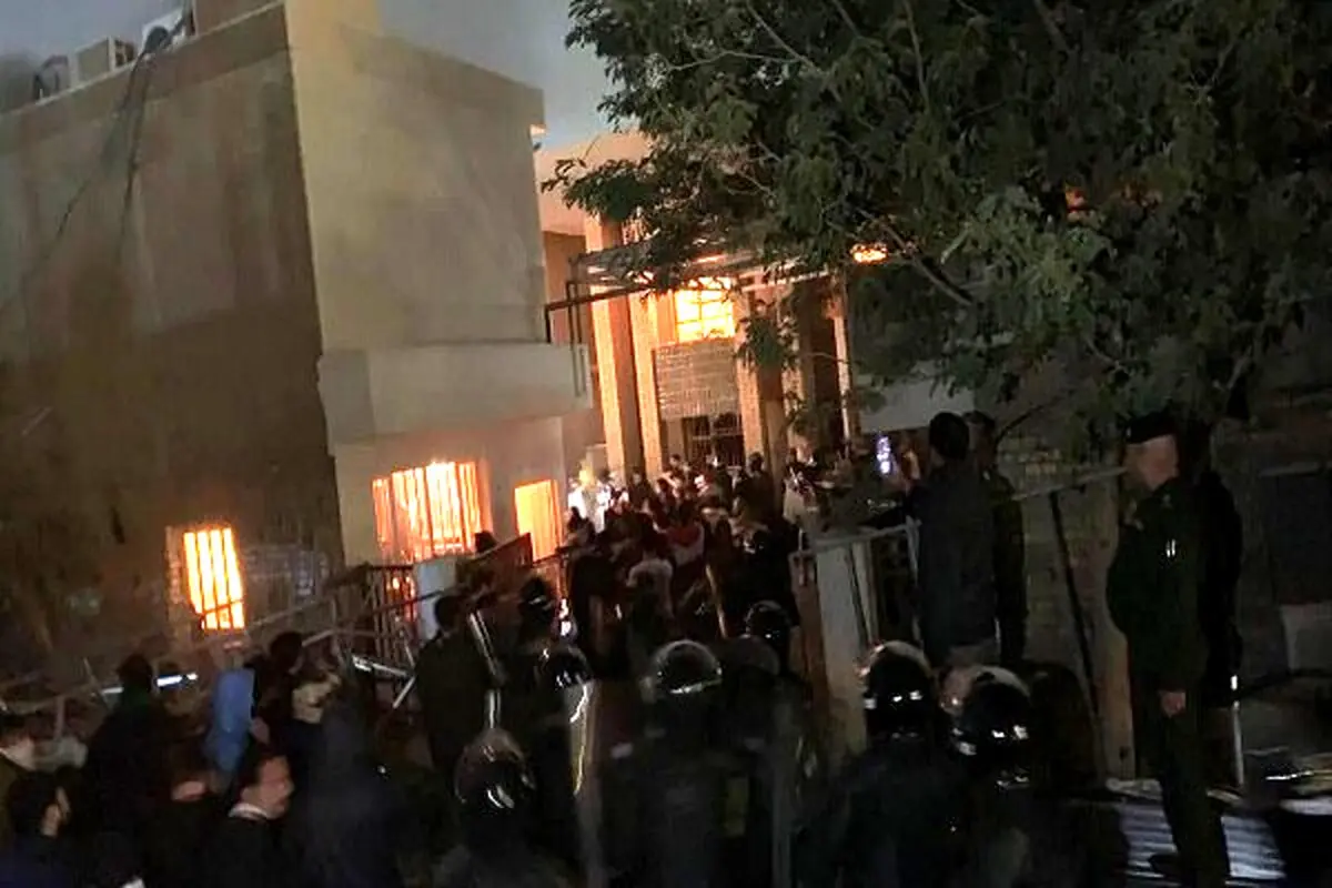 مقر حزب‌دموکرات کردستان در بغداد به آتش کشیده شد