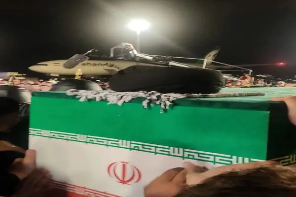 مراسم تدفین رهبر شهید فقط با حضور اعضای بیت رهبری در حرم رضوی